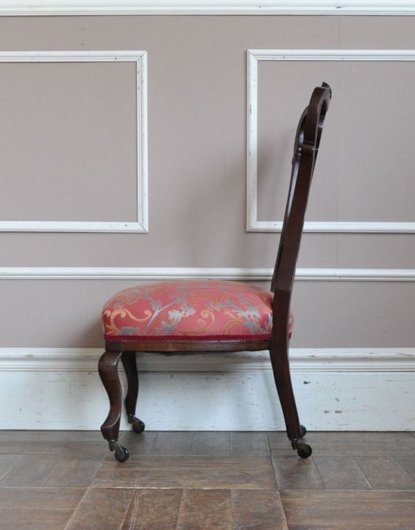 サロンチェア アンティーク チェア 英国からのアンティーク、ソファのようなナーシングチェア。よしかかりやすい背もたれです。(k-874-c)