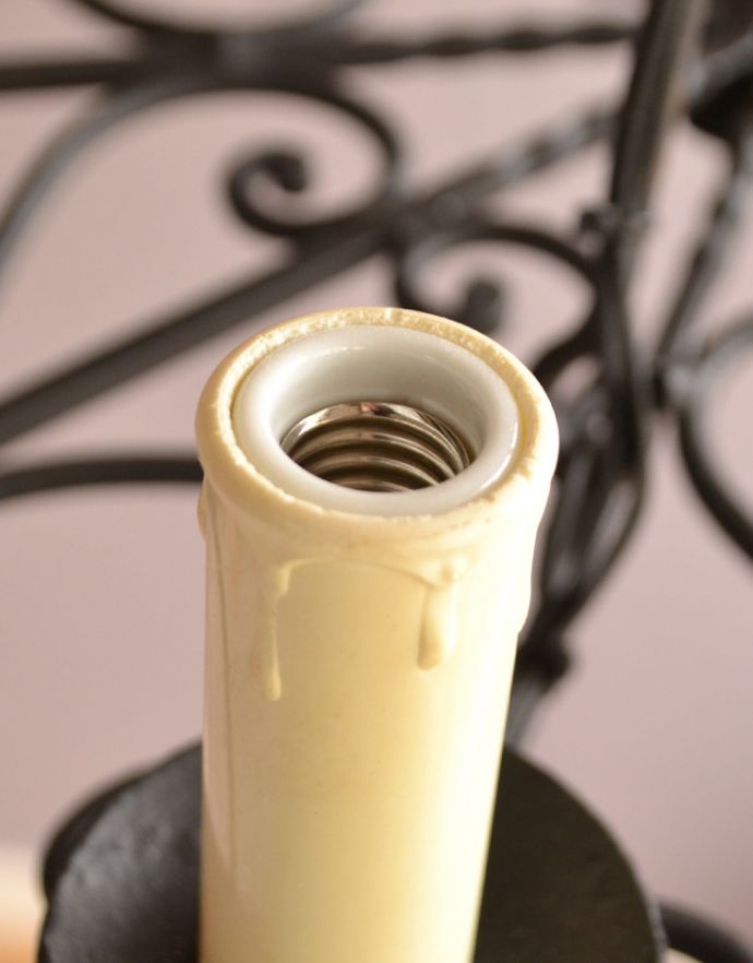 シャンデリア　照明・ライティング　フレンチスタイルのインテリア照明、アンティークのシャンデリア（Ｅ17シャンデリア球付）。しっかりオーバーホウルをしたので、ご安心下さい。(k-890-z-1)