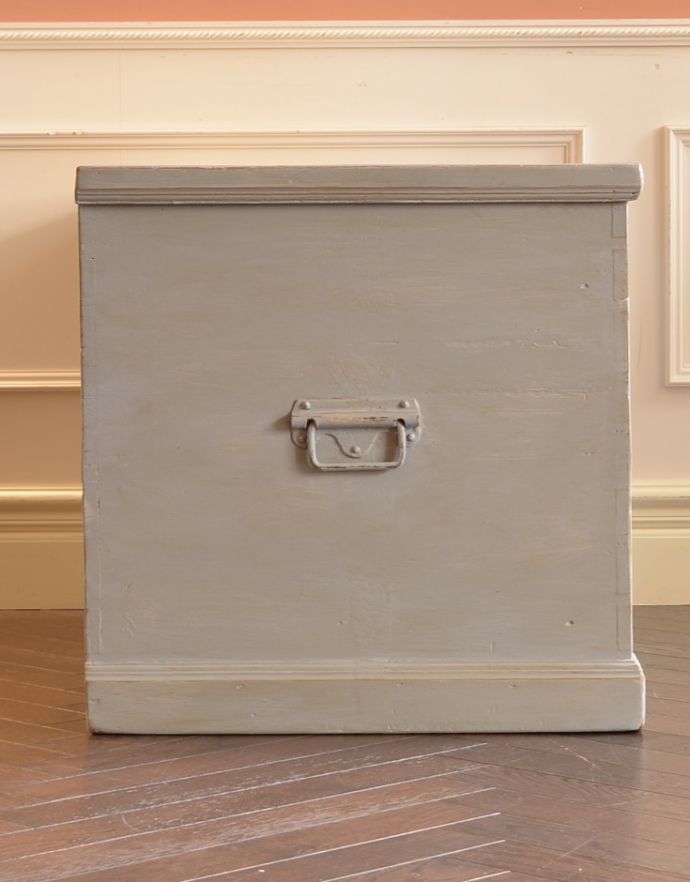 ブランケットボックス・収納ボックス　アンティーク家具　素敵なアンティーク家具、グレー色のブランケットボックス。サイドから見てもキレイです！どこから見ても可愛いです。(k-892-f-1)