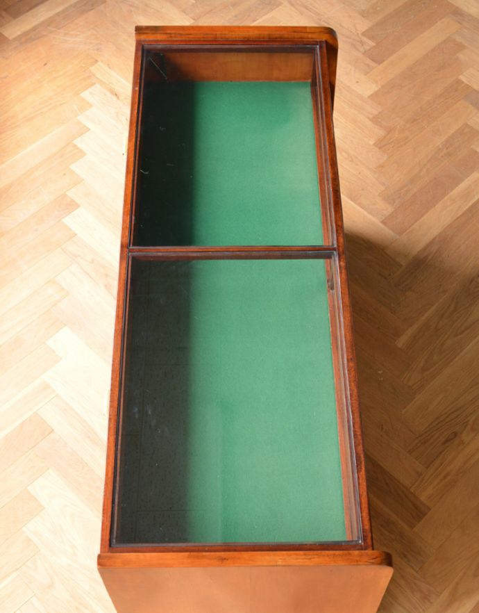 アンティークのキャビネット アンティーク家具 オシャレな北欧のヴィンテージ家具、ショップ用カウンター。天板もピカピカにお直ししました。(k-895-f-1)