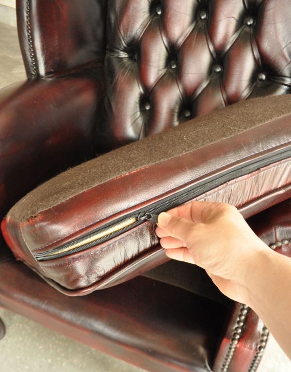 英国アンティークの一人掛け革張りソファ、カッコいいウィングバック