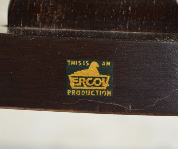 アーコールチェア アンティーク チェア ブラウン色のアーコールヴィンテージチェア、アーム付きのホイールバックチェア。アンティークのため破れなどありますが、アーコールのタグが残っている椅子です。(k-920-c)