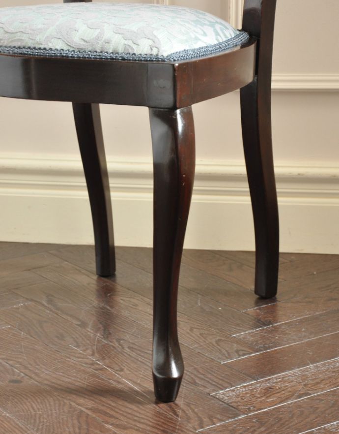 サロンチェア アンティーク チェア 豪華なマホガニー材のアンティーク サイドチェア。きちんとお直ししていますので、大柄な男性でも安心してお掛け下さい。(k-929-c)