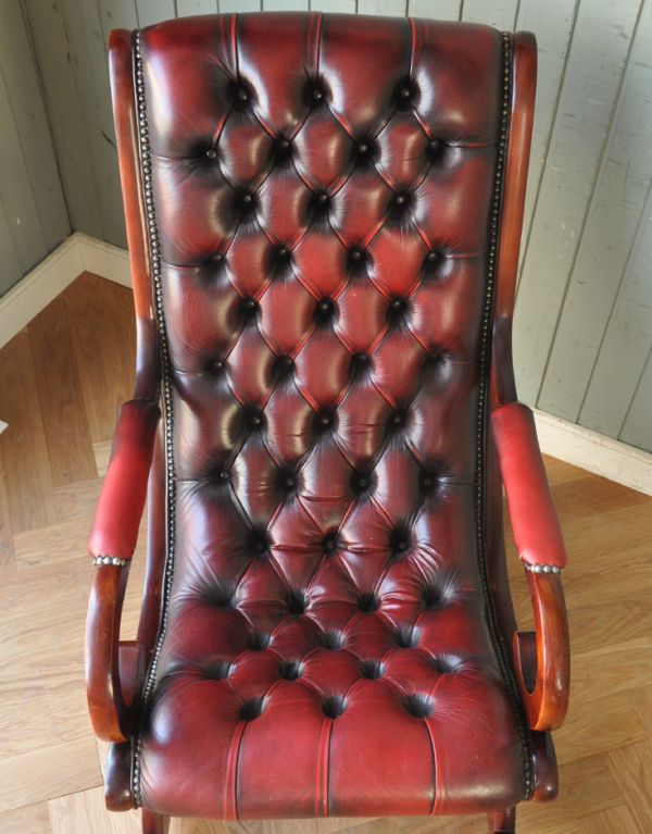 高級感のある英国のアンティークソファ、革張りのロッキングチェア(k