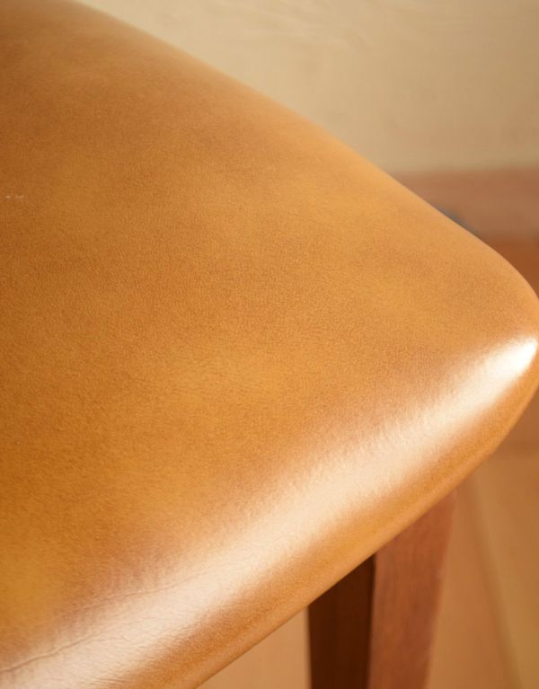 ダイニングチェア　アンティーク チェア　ビンテージの北欧インテリア、かっこいいG-planのダイニングチェア。アンティークは新品ではありません。(k-959-c)