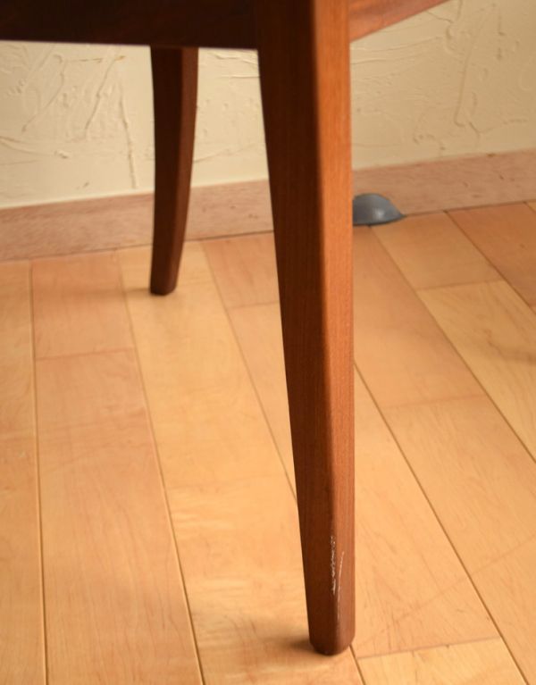 ダイニングチェア　アンティーク チェア　ビンテージの北欧インテリア、かっこいいG-planのダイニングチェア。きちんとお直ししていますので、大柄な男性でも安心してお掛け下さい。(k-959-c)