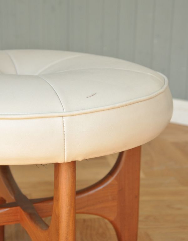 G-planのヴィンテージチェア、クッション付スツール（オットマン）(k