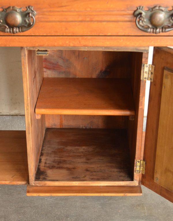 ウォッシュスタンド　アンティーク家具　フェミニンなアンティーク英国家具、大理石天板のウォッシュハンドスタンド。しっかりメンテナンスしてあるので、内側もキレイな状態です。(k-974-f)