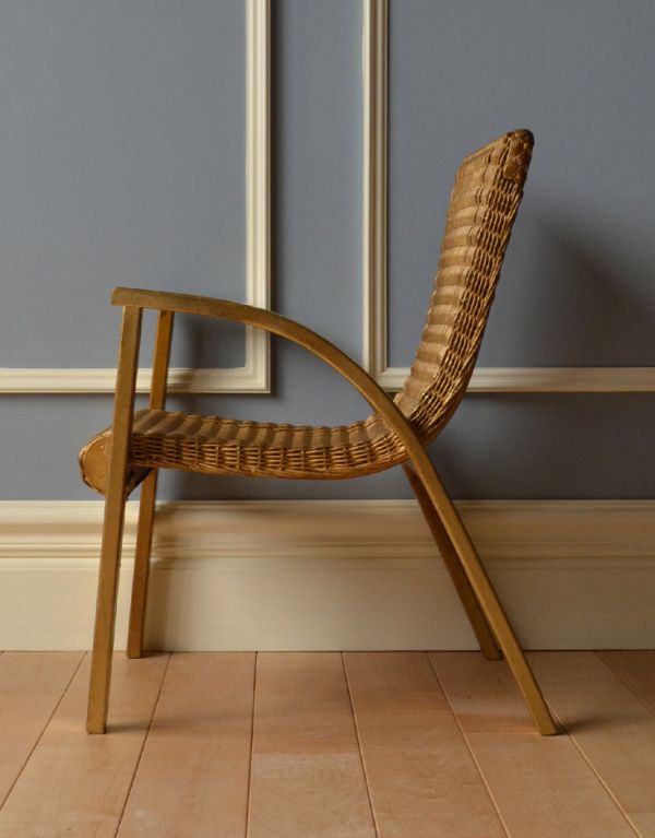 ロイドルームチェア アンティーク チェア とってもめずらしいレアアイテムのロイドルームチャイルドチェア。横から見るとこんな感じ。(k-975-c)