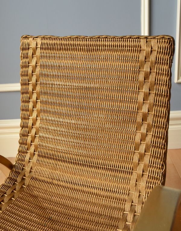 ロイドルームチェア アンティーク チェア とってもめずらしいレアアイテムのロイドルームチャイルドチェア。木目や色は1脚1脚微妙に違いますが、どれもキレイに仕上げています。(k-975-c)