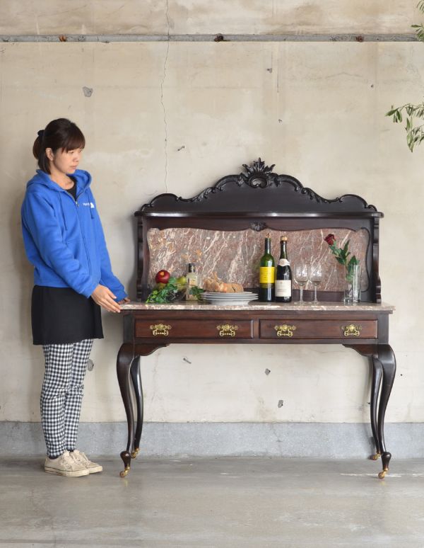 アンティーク家具　美しいアンティークの英国家具、デスクにもなるウォッシュハンドスタンド。ジャーや電話機などの家電を置いても自然になじみます。(k-977-f)