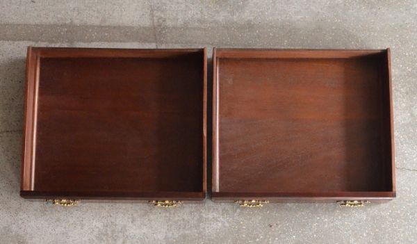 アンティーク家具　美しいアンティークの英国家具、デスクにもなるウォッシュハンドスタンド。引き出しは２杯です。(k-977-f)