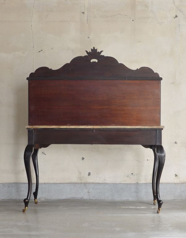 アンティーク家具　美しいアンティークの英国家具、デスクにもなるウォッシュハンドスタンド。きちんとメンテナンスしているので、裏側もキレイな状態です。(k-977-f)