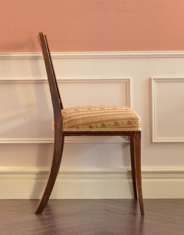 サロンチェア　アンティーク チェア　象嵌が入った貴重なアンティークの椅子、ローズウッド材のインレイドチェア。脚のラインは横から見ても美しいです。(k-978-c)