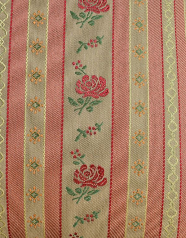 サロンチェア　アンティーク チェア　象嵌が入った貴重なアンティークの椅子、ローズウッド材のインレイドチェア。ピンクのローズが可愛い新しい生地にキレイに張り替えました。(k-978-c)