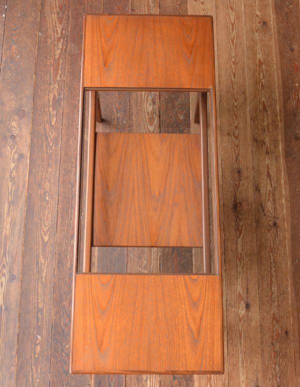 ロイドテーブル アンティーク家具 北欧スタイルのヴィンデージ家具、棚付きのコーヒーテーブル(Gプラン)。天板もキレイに仕上げました。(k-980-f)