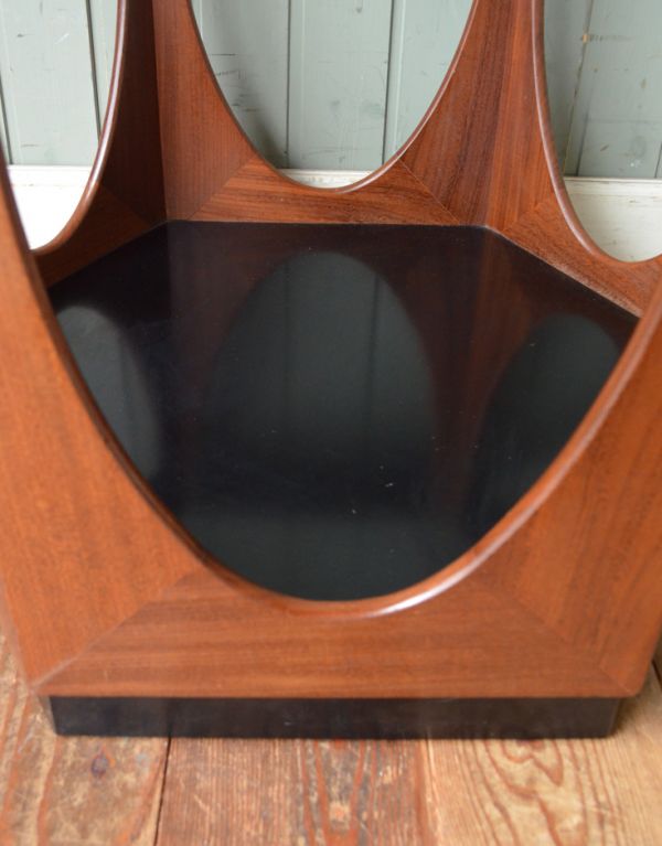 アンティーク家具　カッコいいビンテージ家具、G-PLANの六角形コーヒーテーブル。きちんとメンテナンスしていますので、届いたその日からお使いいただけます。(k-987-f)