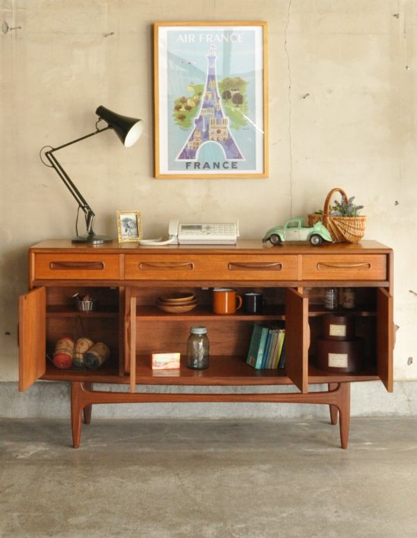 アンティーク家具 テレビボードにおススメのヴィンテージ家具、G-planのサイドボード。扉の奥はたっぷり収納。(k-989-f)