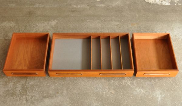 アンティーク家具 テレビボードにおススメのヴィンテージ家具、G-planのサイドボード。引き出しは3杯付いています。(k-989-f)