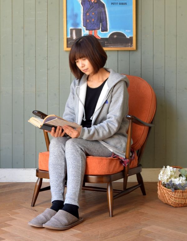 アーコール社のアンティークソファ、1人掛けのラウンジチェア(オレンジ