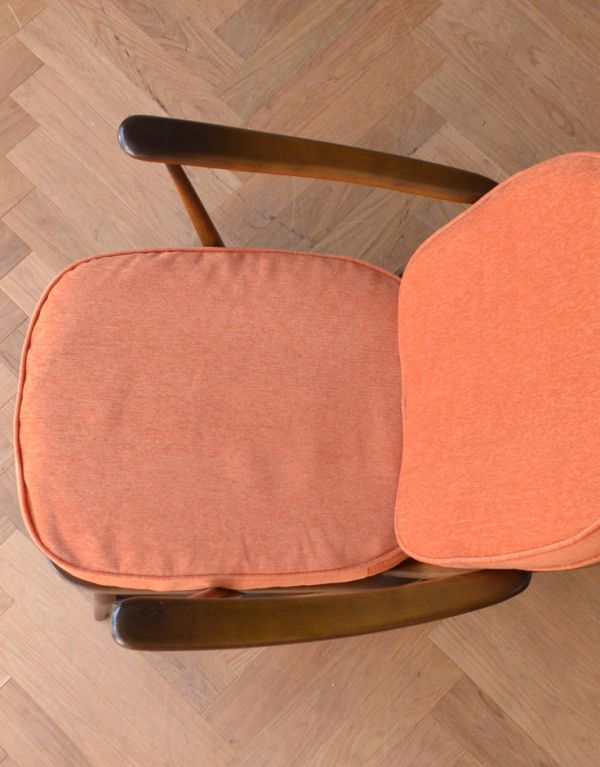 アーコール社のアンティークソファ、1人掛けのラウンジチェア(オレンジ