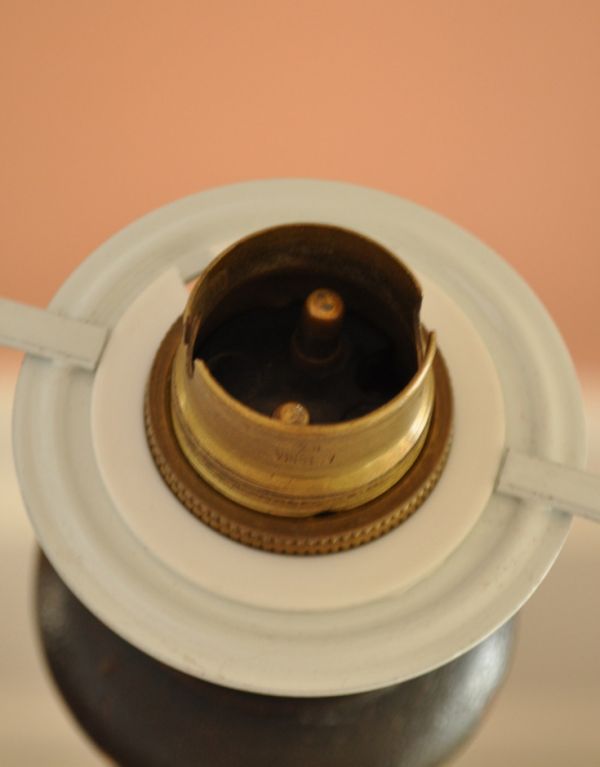 フロアランプ(高い) 照明・ライティング 英国のアンティーク照明、海外らしいおしゃれなスタンドライト。全てオーバーホールしてありますので、安心してお使いください。(k-998-f)