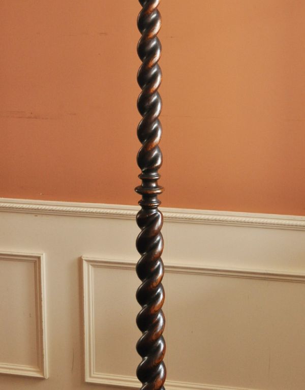 フロアランプ(高い) 照明・ライティング 英国のアンティーク照明、海外らしいおしゃれなスタンドライト。専門の職人によってお直ししていますが、アンティークは新品ではありません。(k-998-f)