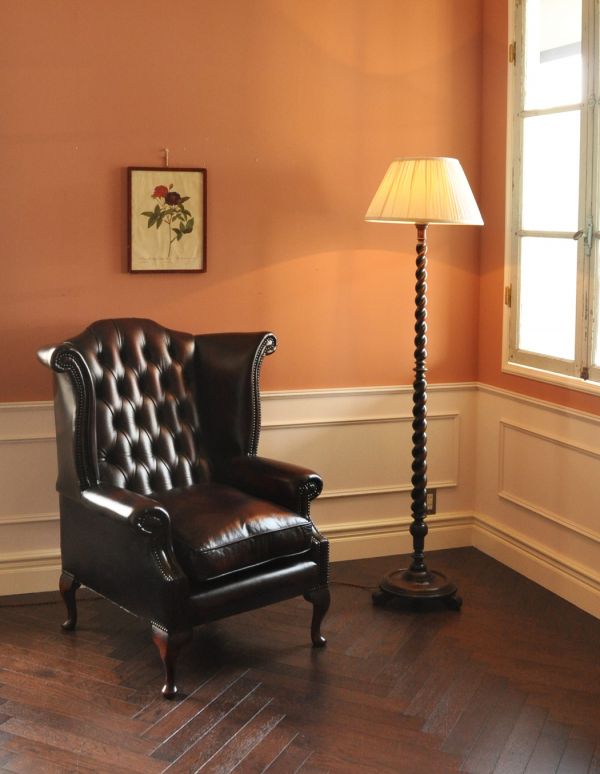 フロアランプ(高い) 照明・ライティング 英国のアンティーク照明、海外らしいおしゃれなスタンドライト。背の高いフロアランプ。(k-998-f)