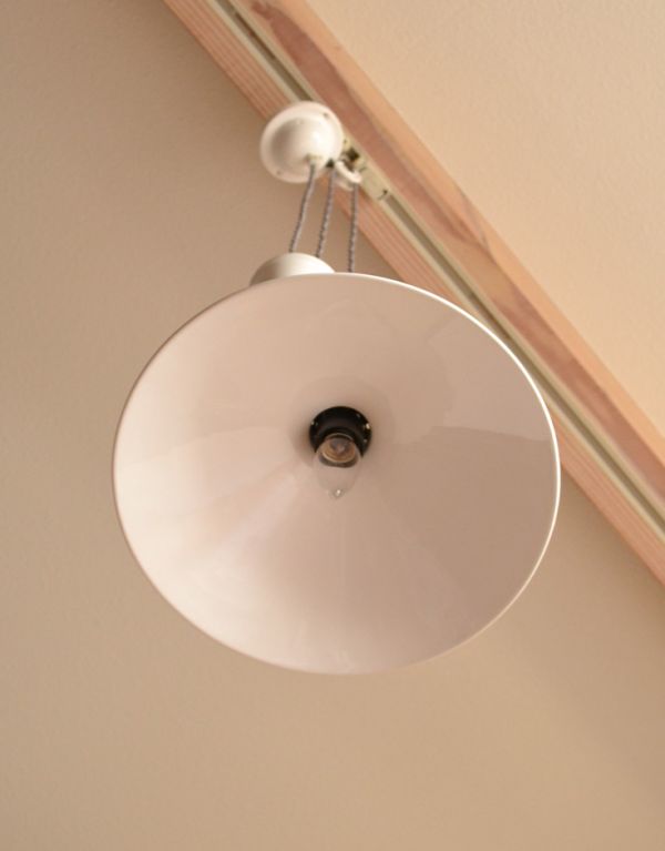 ペンダントライト　照明・ライティング　フランスTERRE D` HAUTANIBOUL社、陶器製ライズ＆フォールランプ。新品未使用なので、とってもキレイです。(m-1114-z)