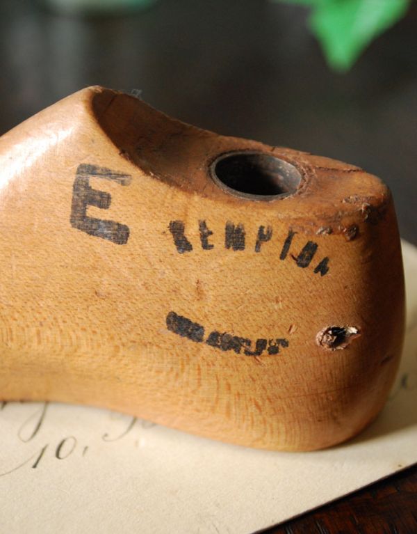 英国アンティーク 木製靴型(こどもサイズ) (m-1149-z)｜アンティーク雑貨