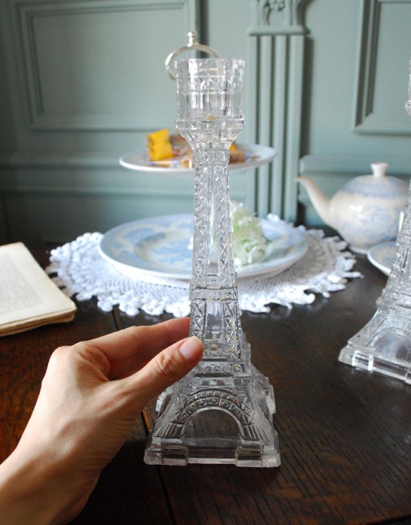 アンティークガラスのエッフェル塔キャンドルスタンド、オーナメント(m