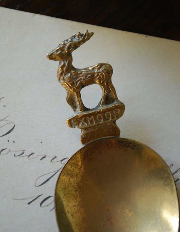 シルバーのカトラリー　アンティーク雑貨　アンティーク真鍮製キャンディスプーン（EXMOOR）。EXMOOR（エクスムーア）とマークが付いています。(m-1219-z)