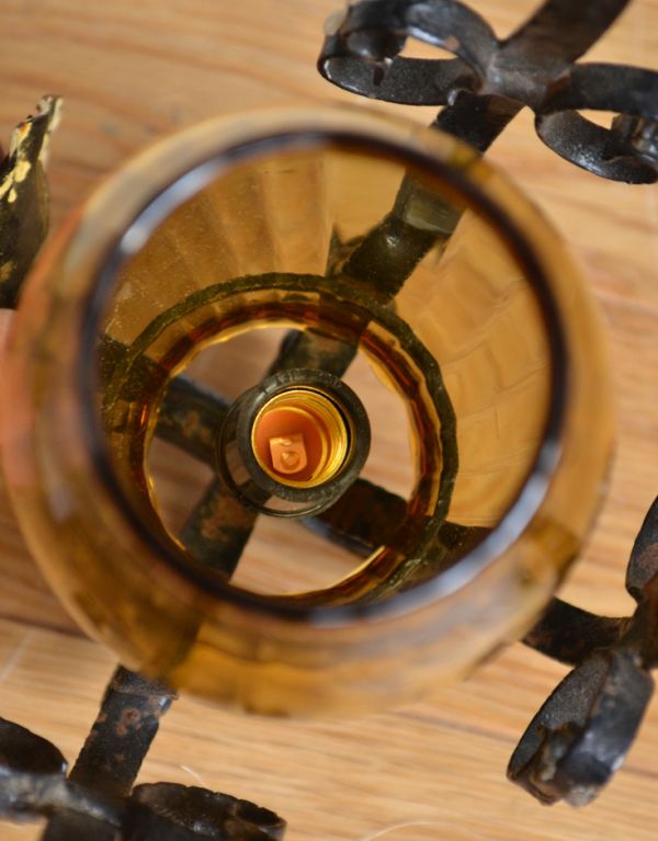 壁付けブラケット 照明・ライティング ちょっとめずらしい壁付け照明、お洒落なアンティークのウォールランプ。国産球(口径E12対応です)LEDも使用できます。(m-1225-z)