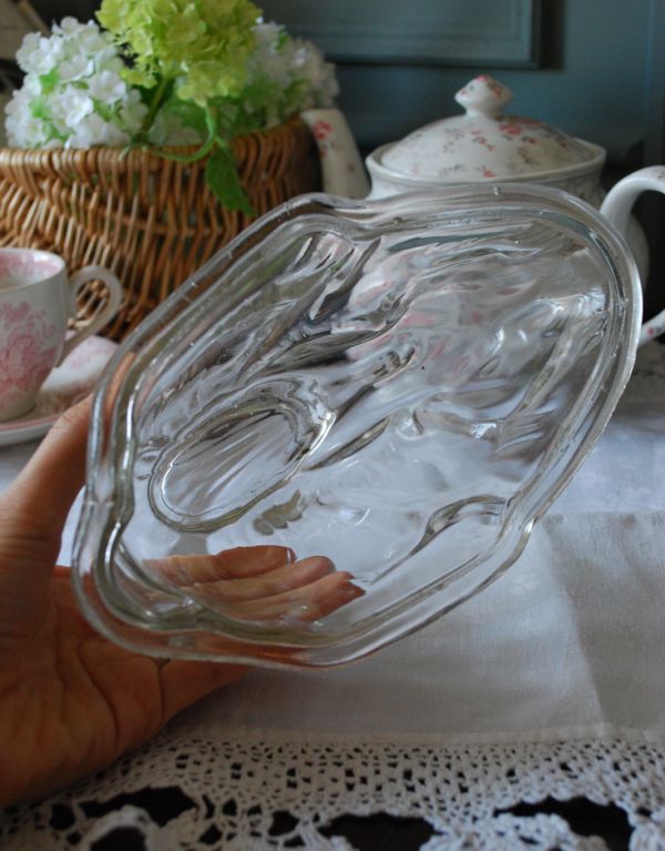 アンティーク 雑貨のガラス小物　アンティーク雑貨　アンティークガラスのキッチン雑貨　ウサギのゼリーモールド（大）。たっぷり作れるサイズです。(m-1229-z)