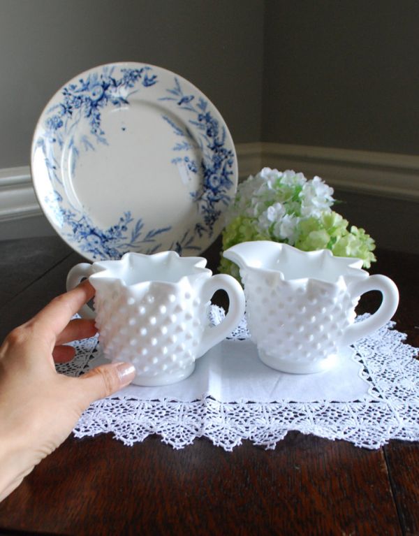 アンティーク雑貨　ミルクガラスのミルクジャグ＆シュガーポットセット、アンティーク雑貨。花器にしても使えます。(m-1260-z)