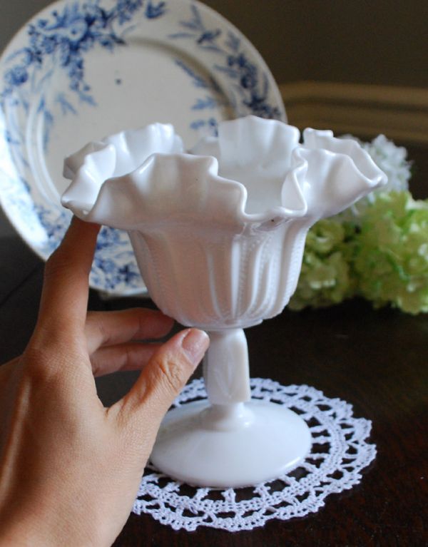 めぐお昔ガラス　フリル　ドット　乳白色　コンポート　気泡　アンティーク めぐお昔ガラス フリル ドット 乳白色 コンポート 気泡 アンティーク