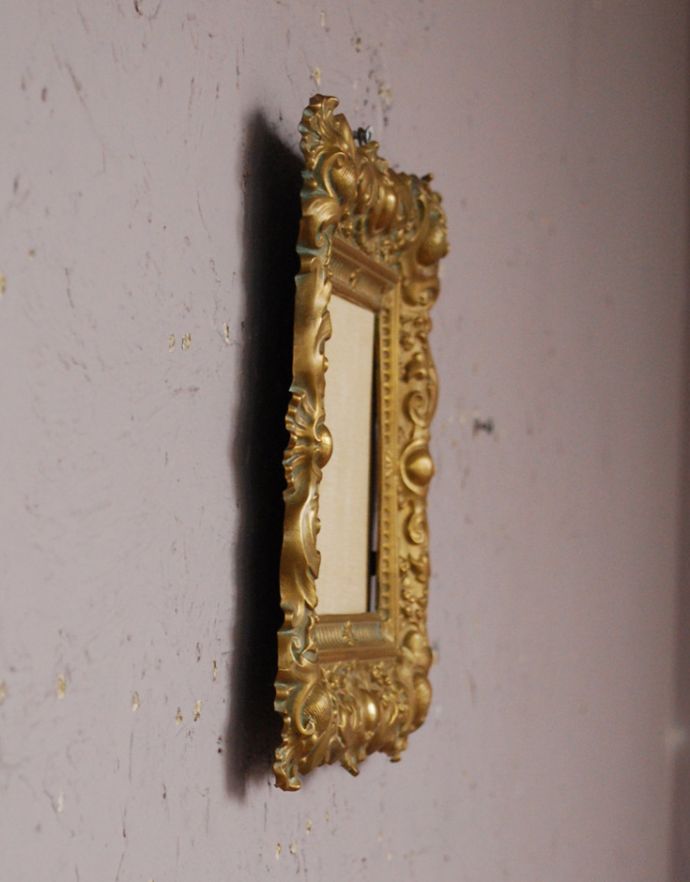 アンティーク雑貨 フランスアンティーク、真鍮製(ブラス)のフォトフレーム。横から見るとこんな感じです。(m-1282-z)