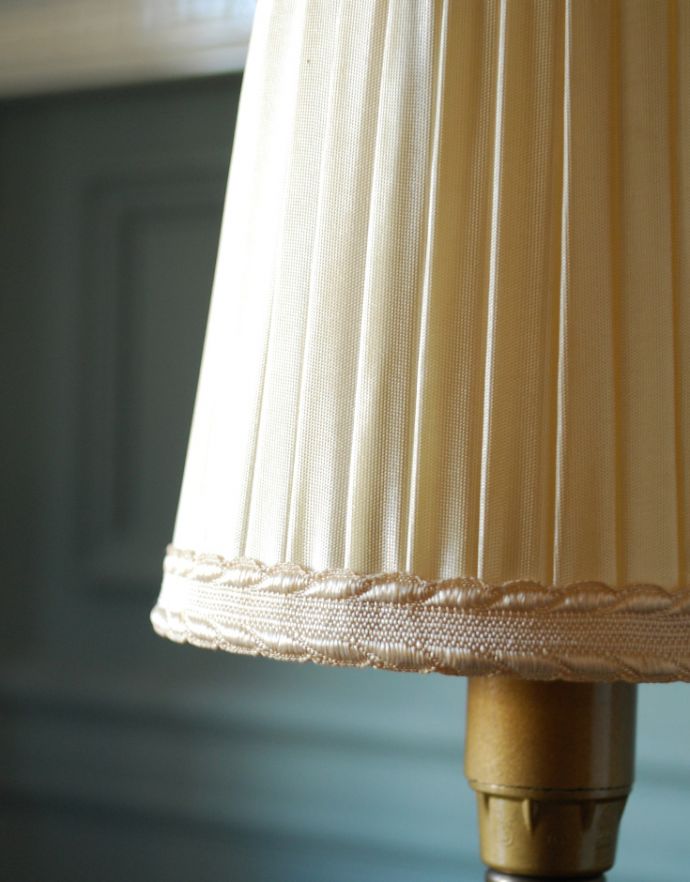 シャンデリア球のシェード 照明・ライティング フランスから到着したナチュラルカラーのアンティーク布シェード。スタンドライトにつけるだけで、ドレスアップができます。(m-1311-z)