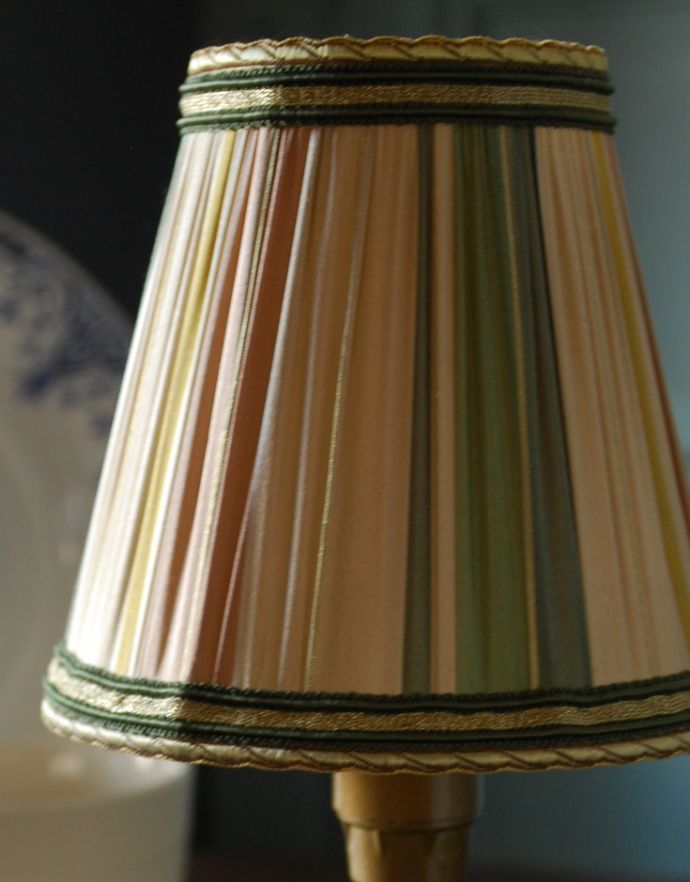 シャンデリア球のシェード 照明・ライティング フランスのアンティーク雑貨、上品なデザインの布シェード。スタンドライトにつけるだけで、ドレスアップができます。(m-1312-z)