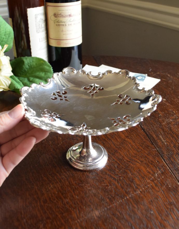 アンティーク雑貨 アンティークシルバーのミニコンポート。華やかで、上品な輝きです。(m-1325-z)