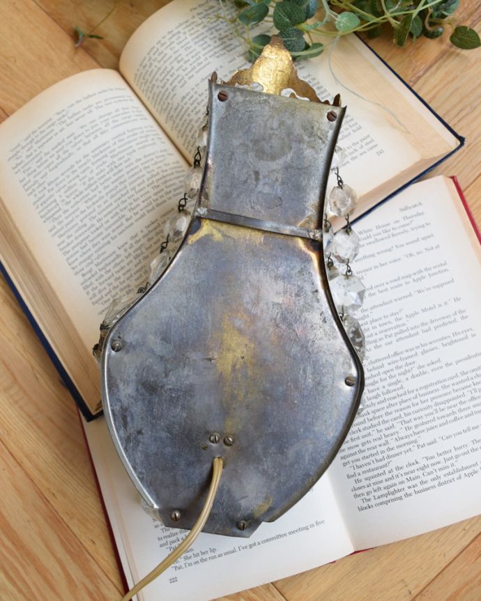 壁付けブラケット 照明・ライティング フランスアンティーク照明、ウォールブラケット(壁付けシャンデリア)(E17シャンデリア球付)。※壁の中に配線をする場合は、電気屋さんによる取り付け工事が必要です。(m-1328-z)