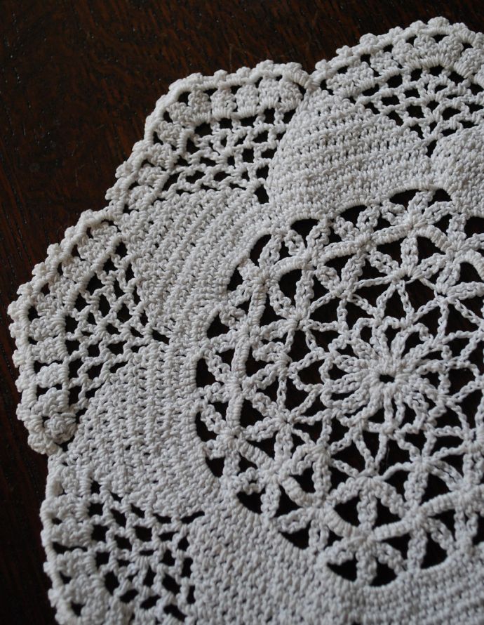 フランスで見つけたアンティーク雑貨、可愛いサイズのドイリーレース(m