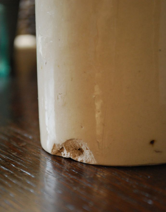 ジャムポット　アンティーク雑貨　イギリスアンティークの陶器ジャー 、ジャムポット「PLUM」。アンティークのため、多少の欠け・傷がある場合がありますが、使用上問題はありませんので、ご了承下さい。(m-1361-z)