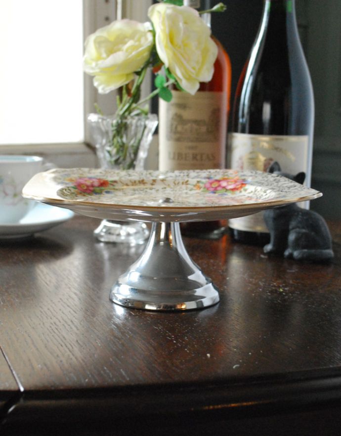 テーブルウェア(食器)　アンティーク雑貨　イギリスのミッドウィンター社、コンポート（ケーキスタンド）。横から見るとこんな感じです。(m-1399-z)