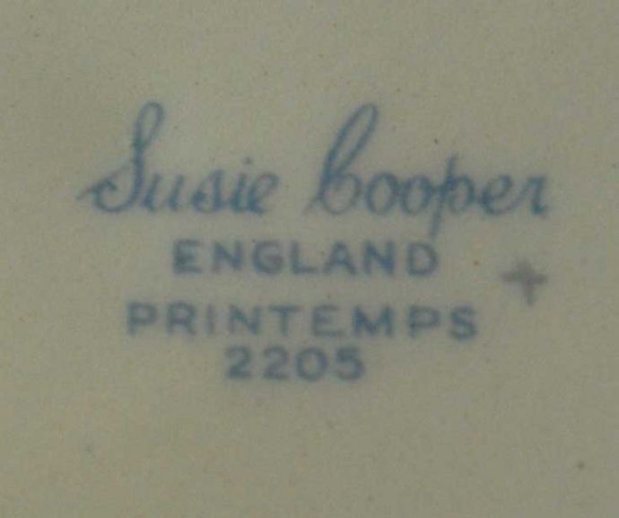 スージークーパー　アンティーク雑貨　スージークーパーのプランタンシリーズ、プレート17.5cm。バックスタンプです。(m-1420-z)