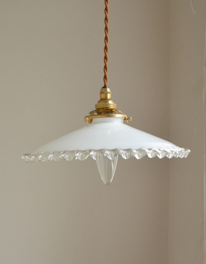 ペンダントライト　照明・ライティング　フランス輸入のフレンチフリルシェード、アンティークペンダントライト（コード・シャンデリア電球・ギャラリーA付き）。【 シェードのサイズ 】直径25×高さ6.5cmコードは50、80cm以外にも、ご希望の長さで加工してお届けします。(m-1458-z)