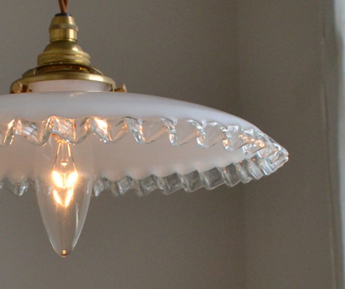 ペンダントライト　照明・ライティング　ふんわりしたシルエットが可愛いフレンチフリルシェード、アンティークペンダントライト（コード・シャンデリア電球・ギャラリーA付き）。シェードから漏れる光に癒されます。(m-1460-z)