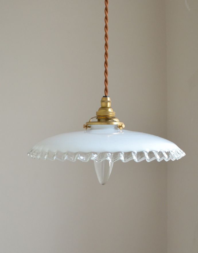 ペンダントライト　照明・ライティング　ふんわりしたシルエットが可愛いフレンチフリルシェード、アンティークペンダントライト（コード・シャンデリア電球・ギャラリーA付き）。【 シェードのサイズ 】直径25.5×高さ5.8cmコードは50、80cm以外にも、ご希望の長さで加工してお届けします。(m-1460-z)