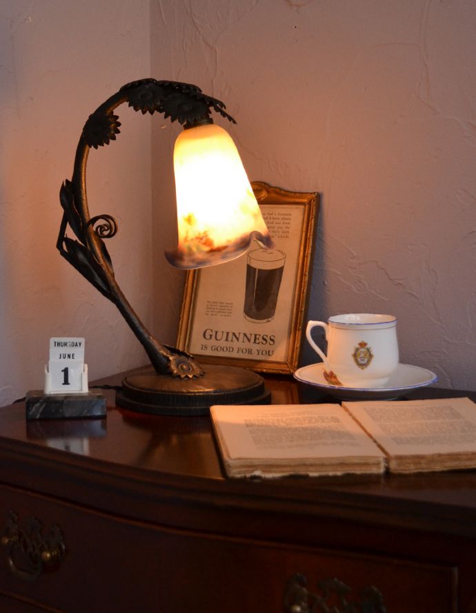 スタンドライト　照明・ライティング　フランスから届いたミューラーテーブルランプ、アールヌーヴォー。隅々までこだわったデザインなのでどこから見ても楽しめます。(m-1462-z)