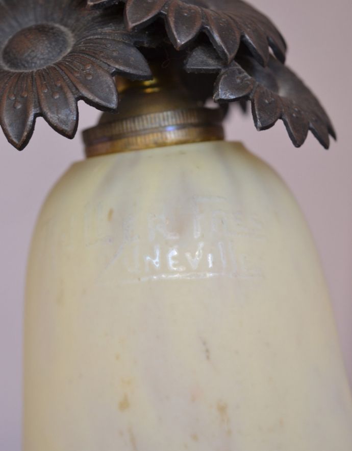 スタンドライト　照明・ライティング　フランスから届いたミューラーテーブルランプ、アールヌーヴォー。薄くメーカーのシールと思われるものが残っています。(m-1462-z)